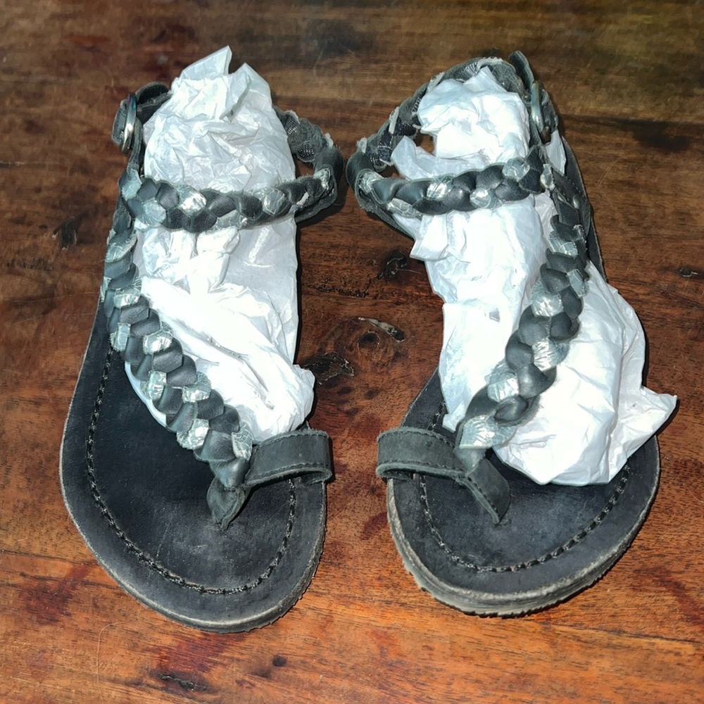 Bronx flat leather sandals, shoes, with silver buckle. Size 6/36, black & silver